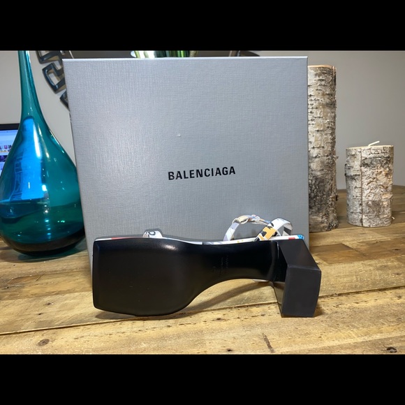 Balenciaga Block Heel Printed Ankle Wrap Sandals - Picture 13 of 13